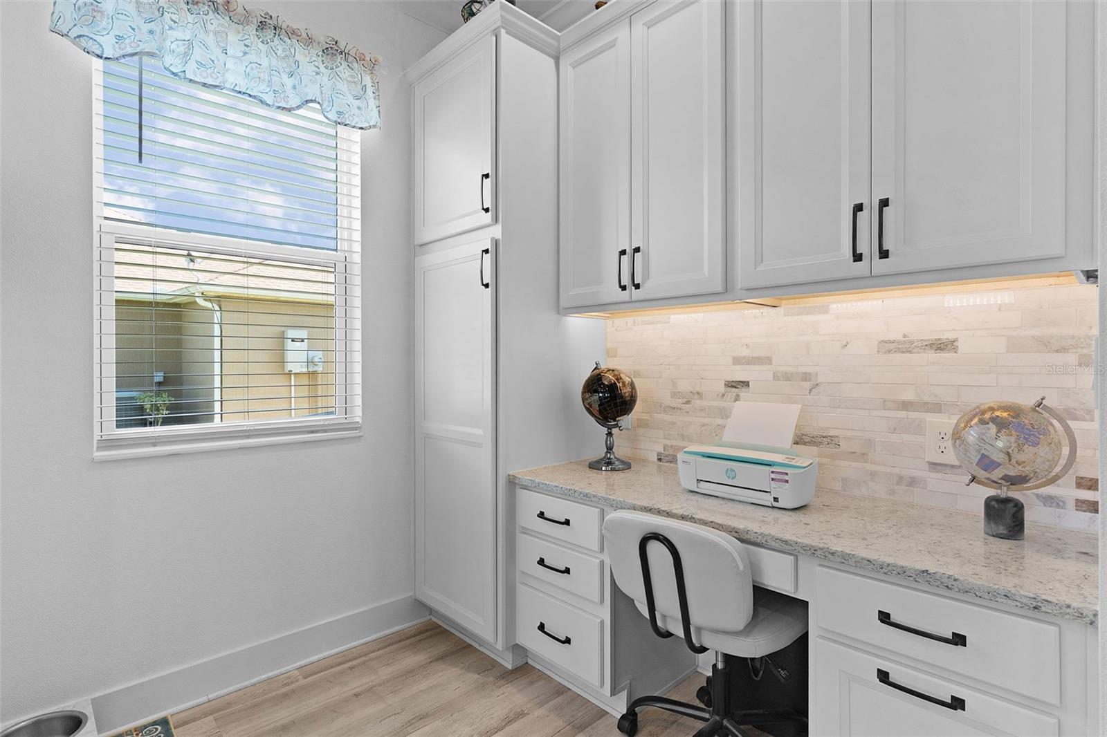 Listing photo id 12 for 1803 Zientara Loop