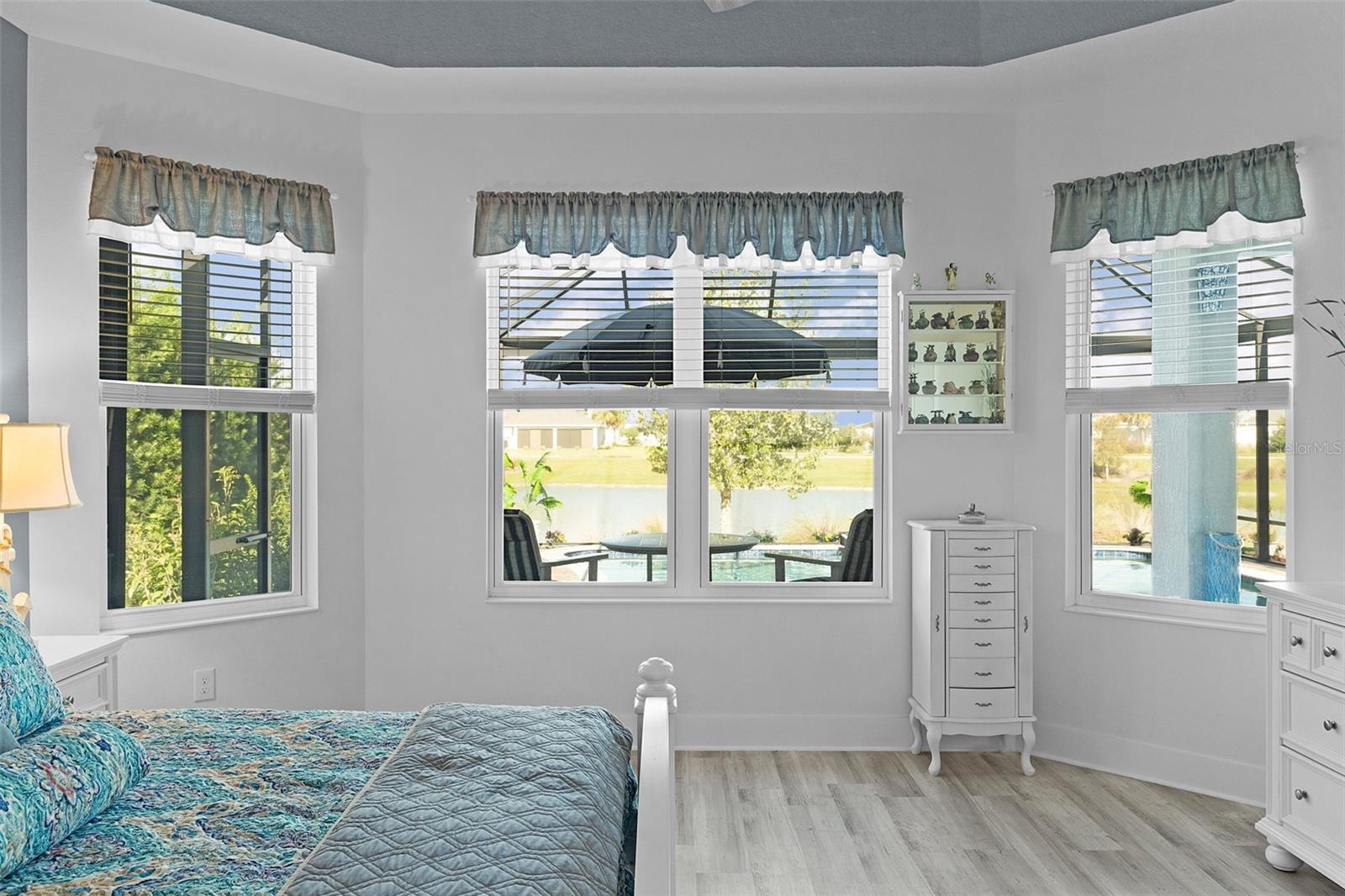 Listing photo id 23 for 1803 Zientara Loop