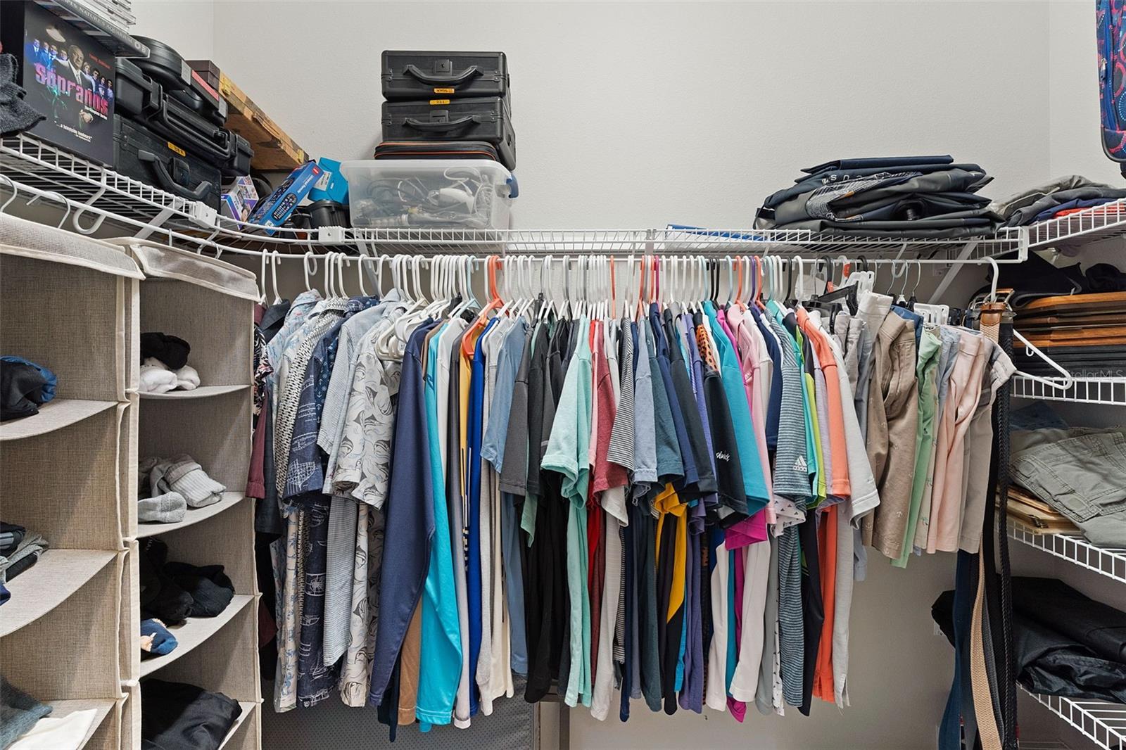 Listing photo id 25 for 1803 Zientara Loop