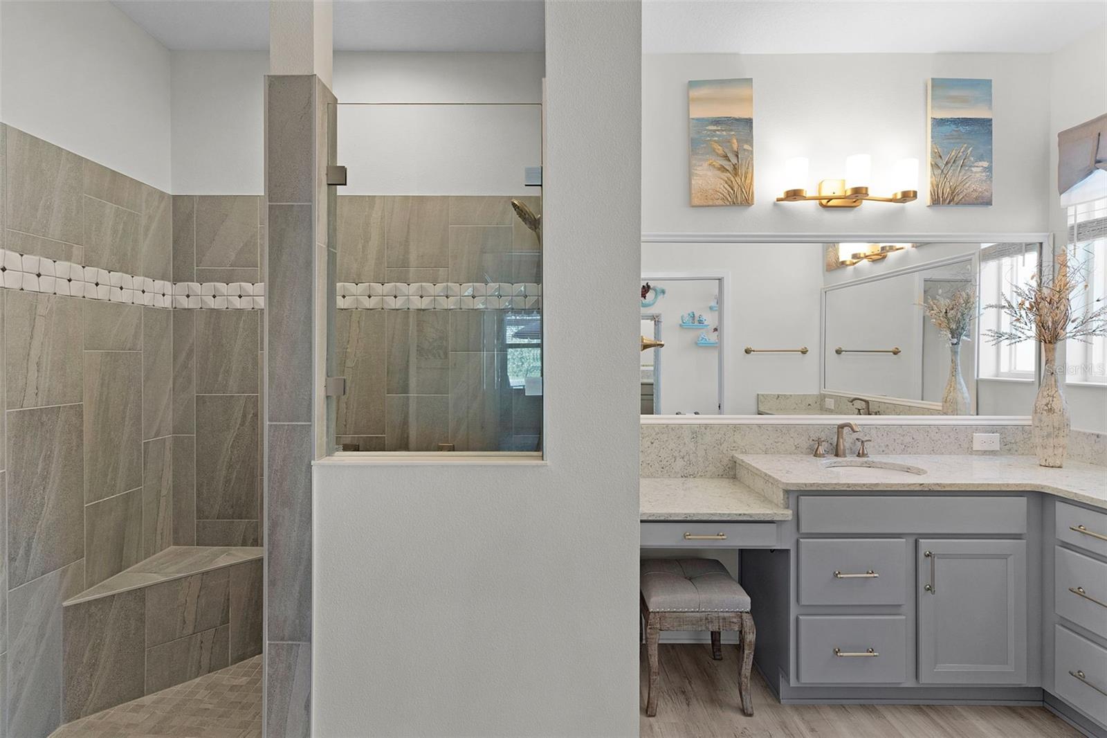 Listing photo id 27 for 1803 Zientara Loop