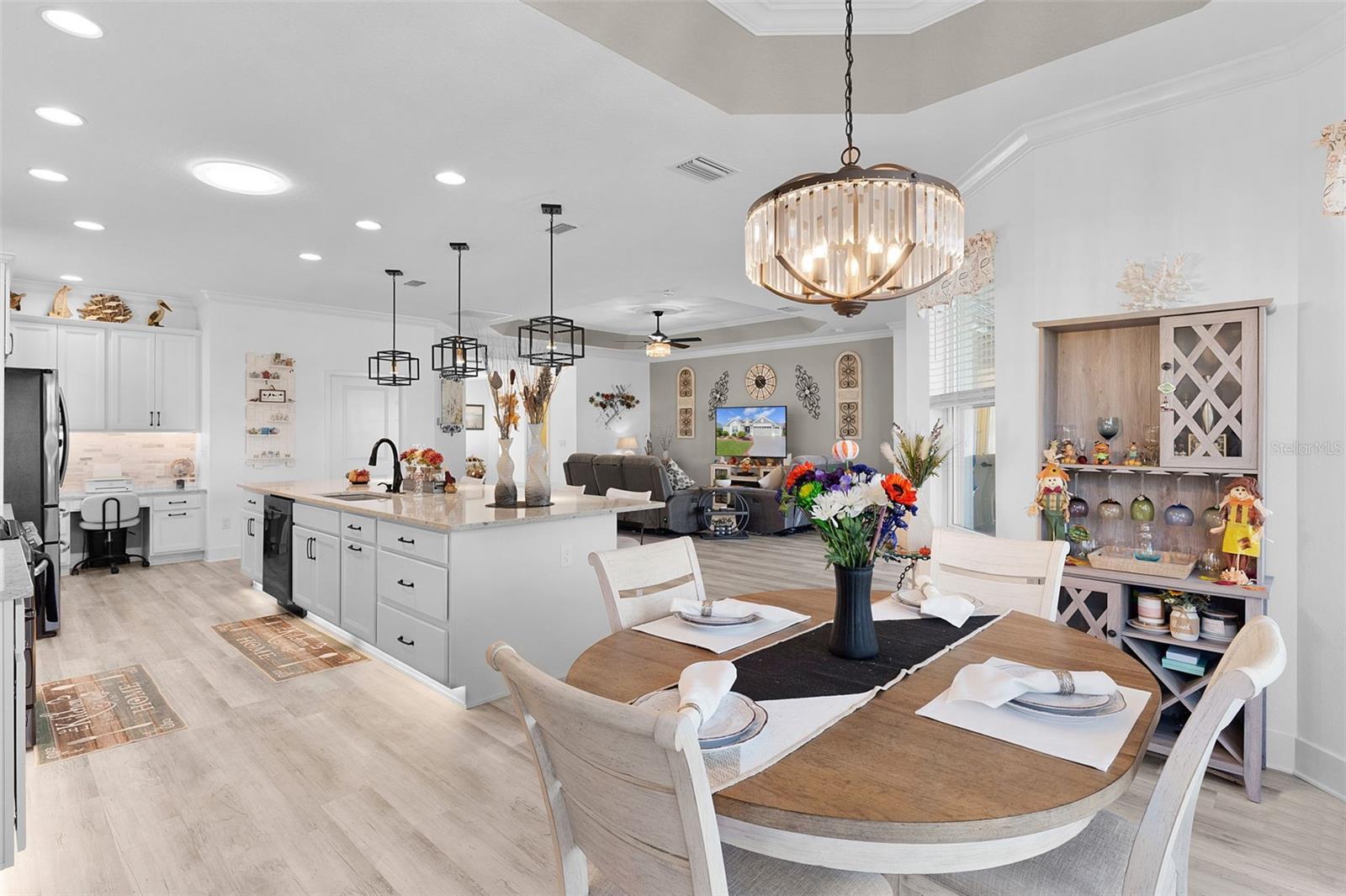 Listing photo id 36 for 1803 Zientara Loop