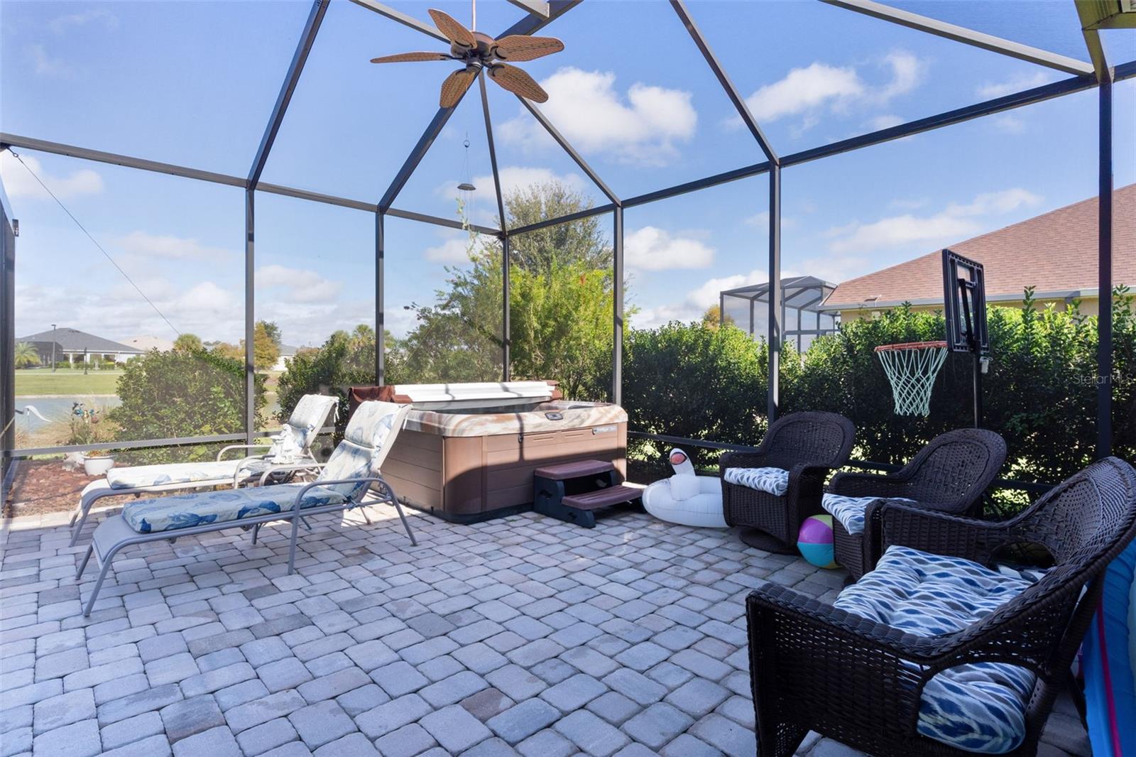 Listing photo id 2 for 1803 Zientara Loop