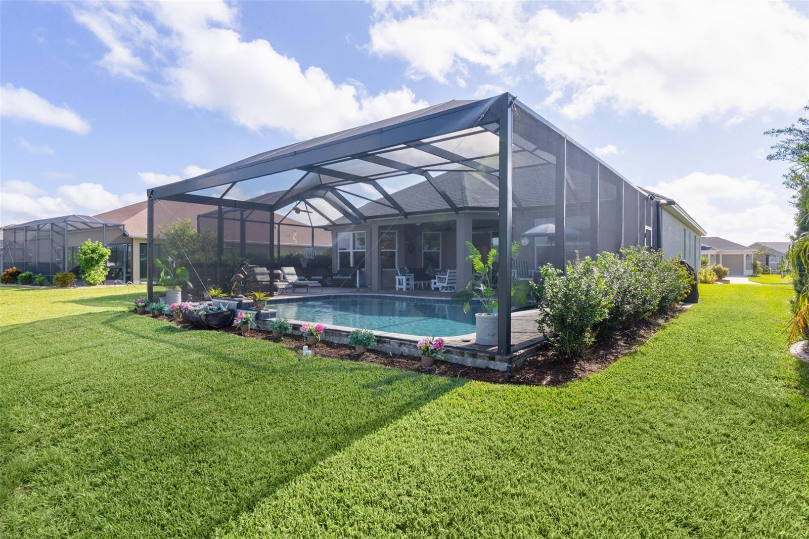 Listing photo id 3 for 1803 Zientara Loop