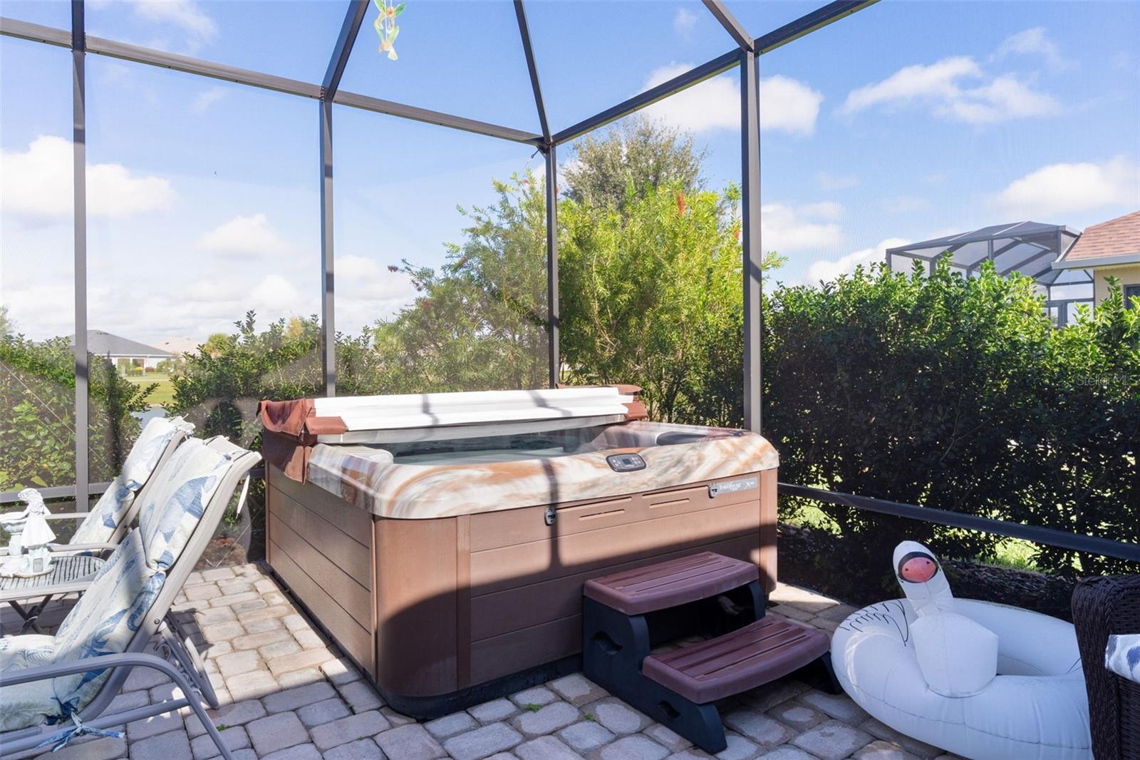 Listing photo id 48 for 1803 Zientara Loop