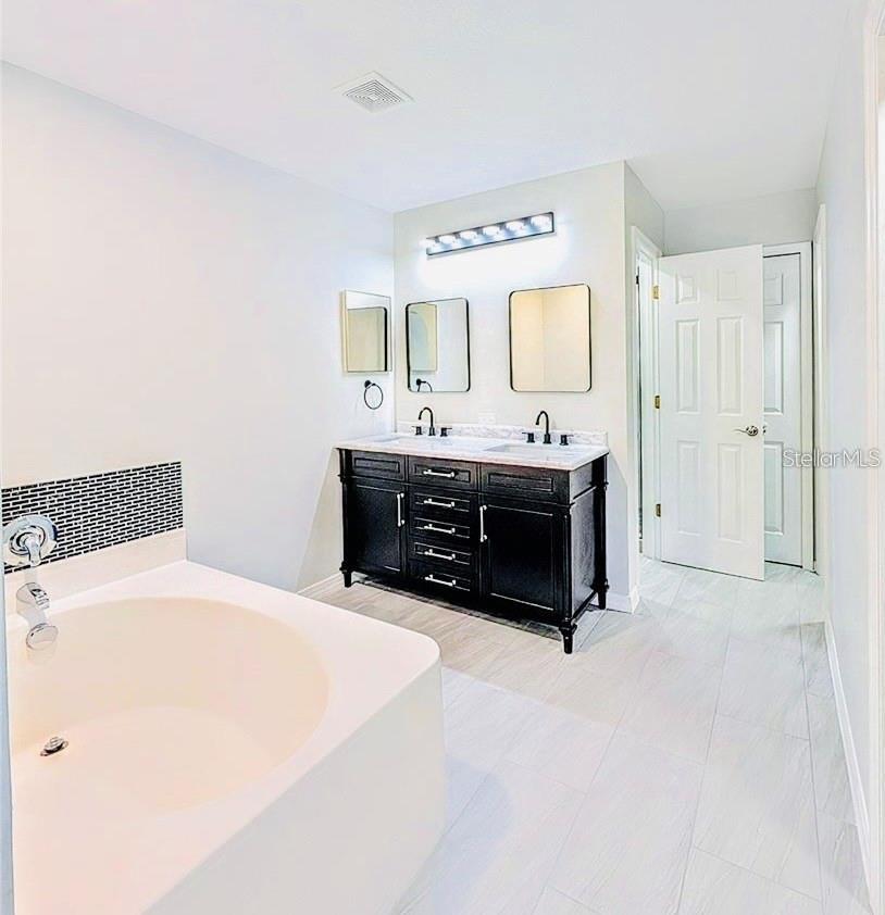 Image 7 of 9 For 2131 Nicollett Way