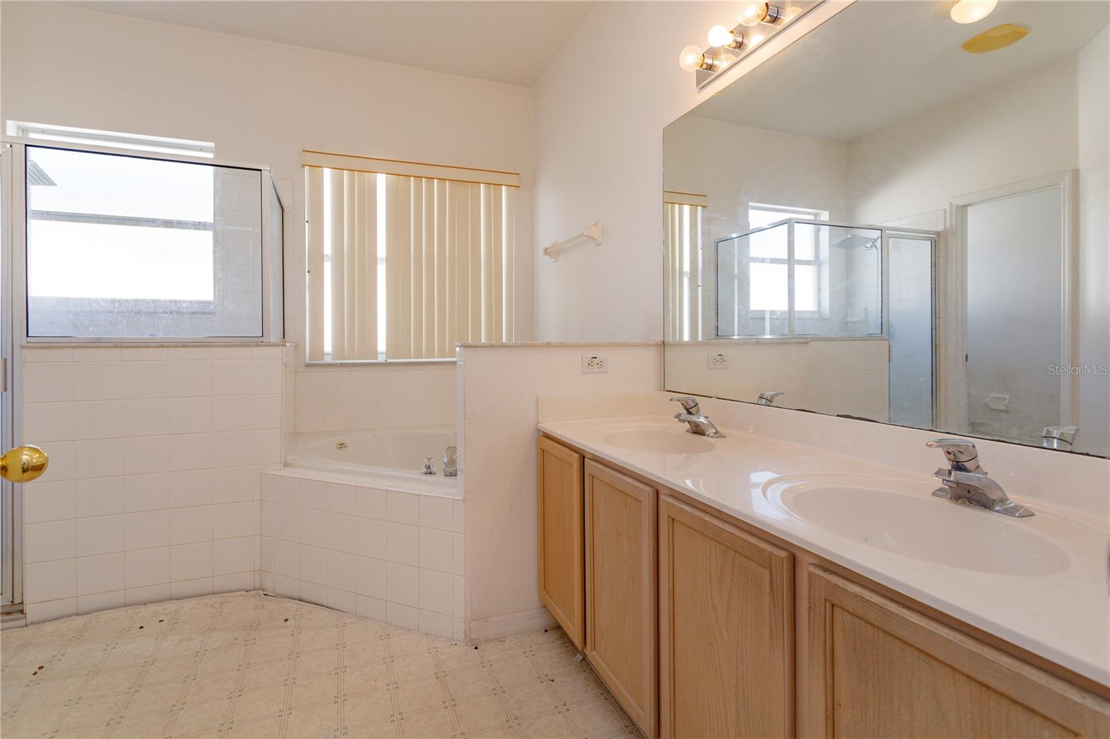 Image 15 of 25 For 346 Alegriano Court