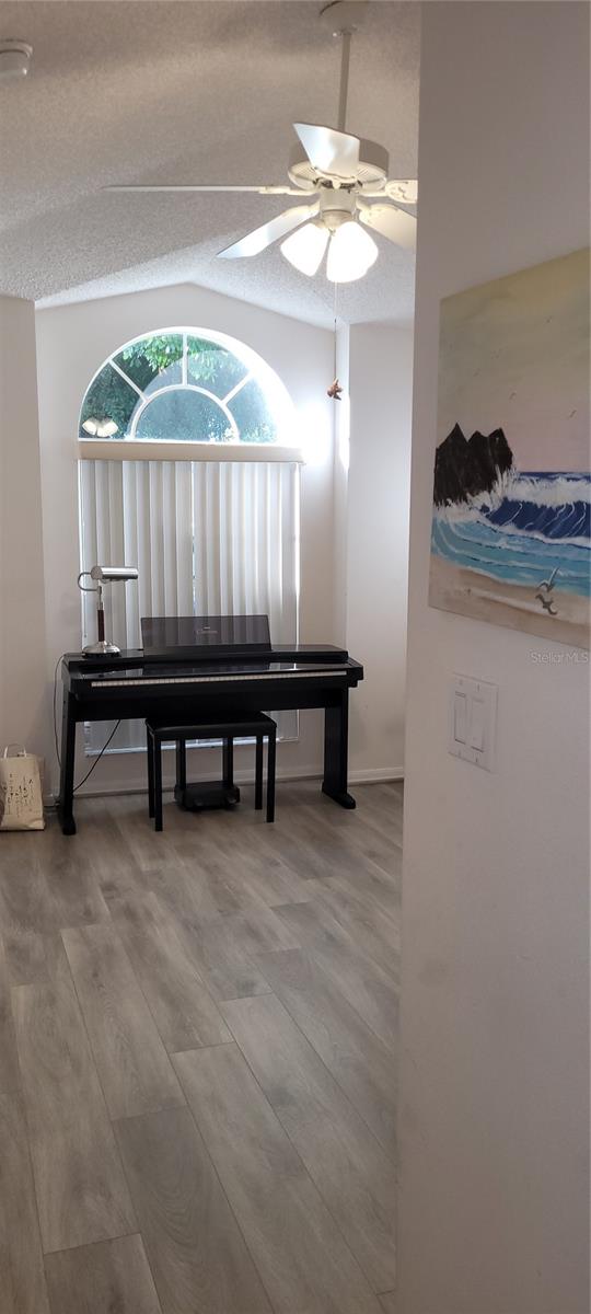 Image 3 of 16 For 4051 Capland Avenue