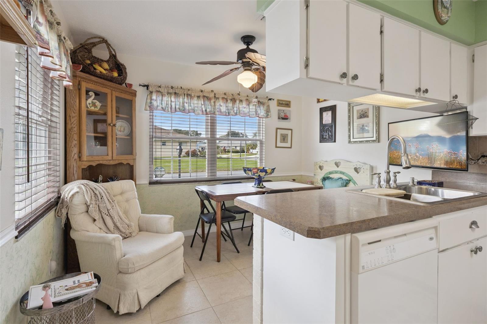 Image 25 of 82 For 26600 Racquet Circle