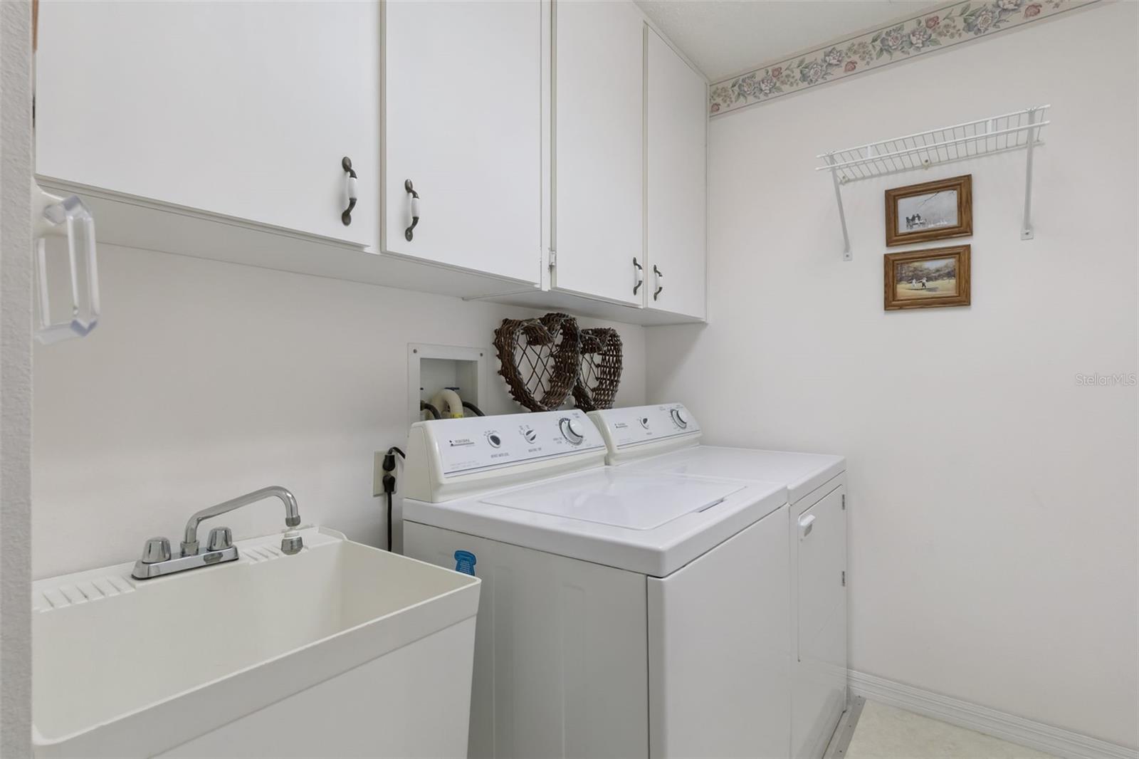 Image 29 of 76 For 6642 Borg Street