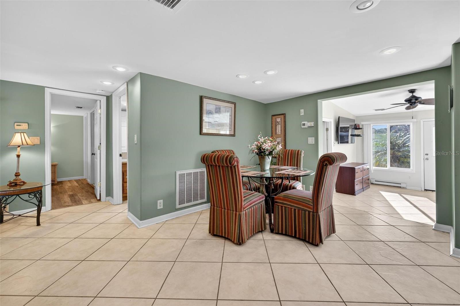 Image 12 of 75 For 945 Todd Way