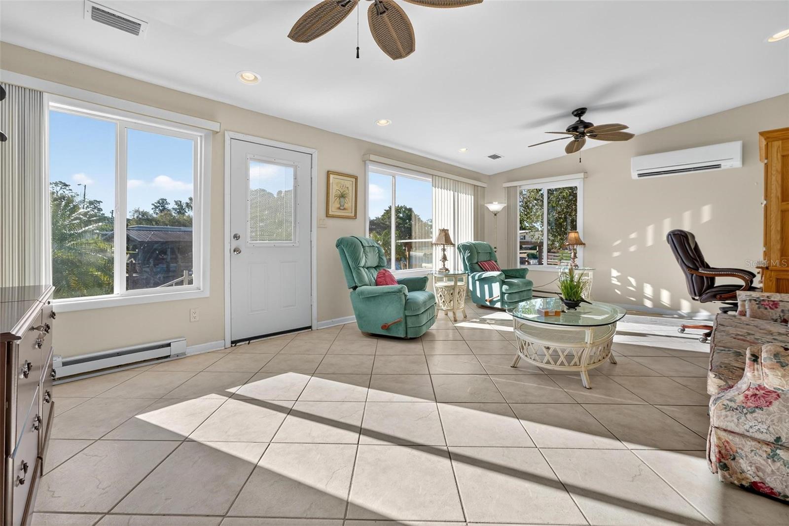 Image 17 of 75 For 945 Todd Way