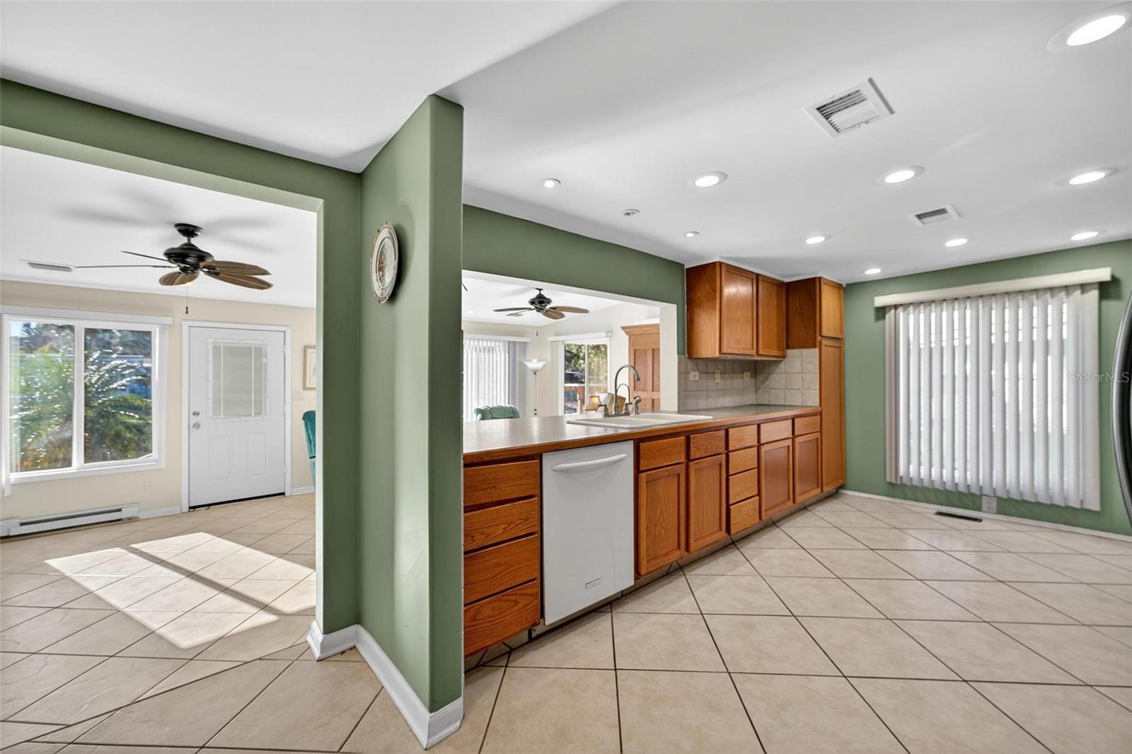 Image 22 of 75 For 945 Todd Way