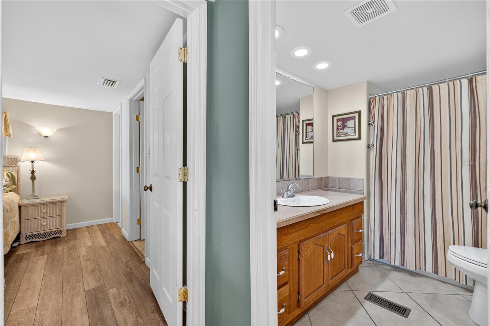 Image 29 of 75 For 945 Todd Way