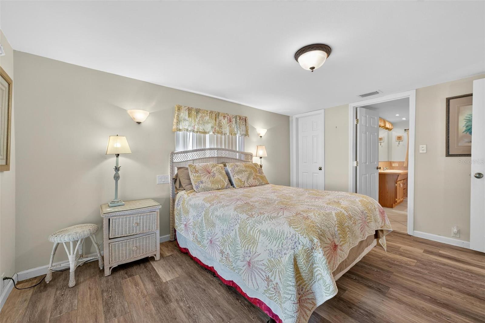 Image 30 of 75 For 945 Todd Way