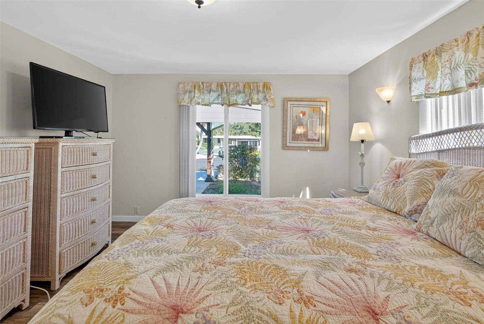 Image 33 of 75 For 945 Todd Way