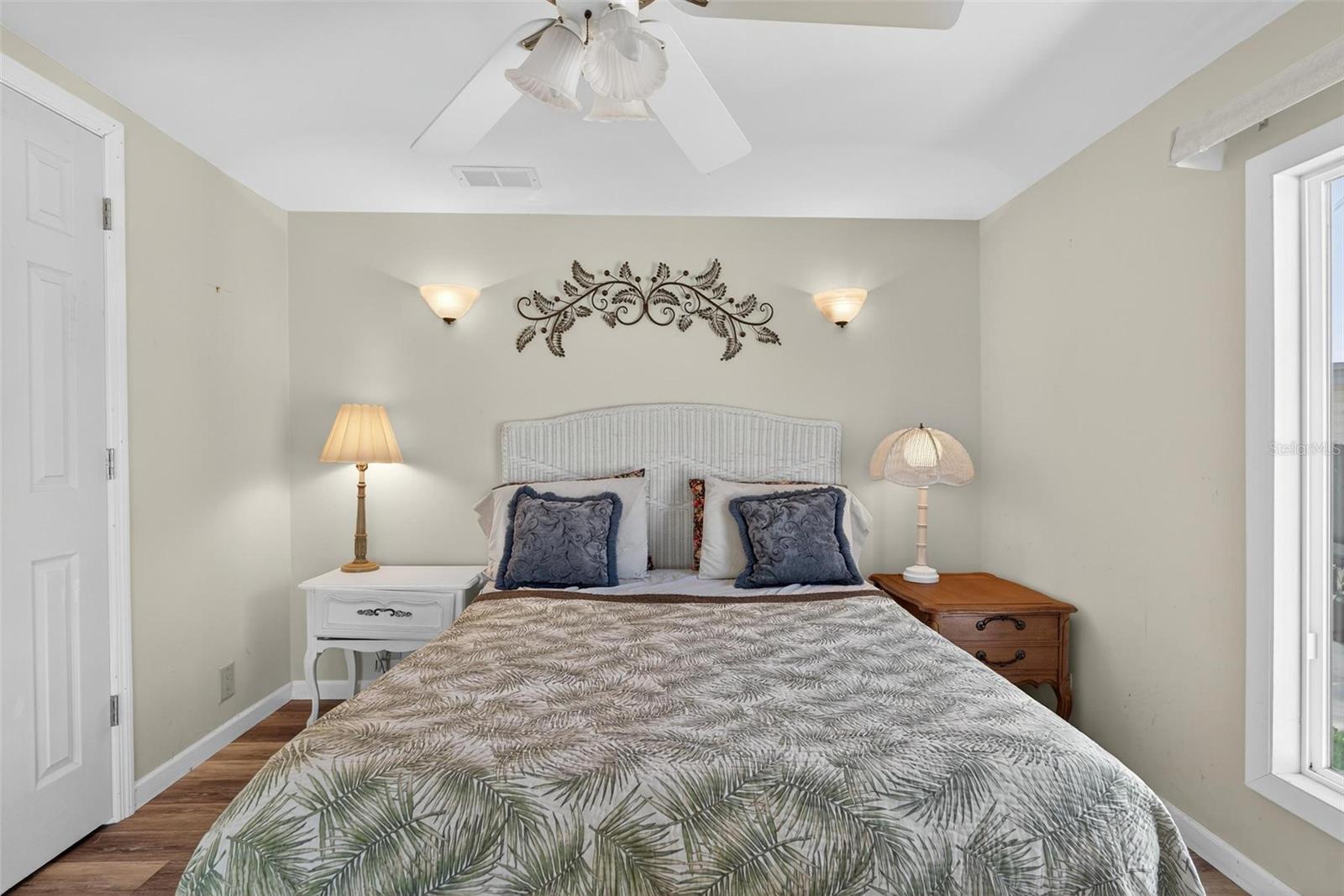 Image 38 of 75 For 945 Todd Way