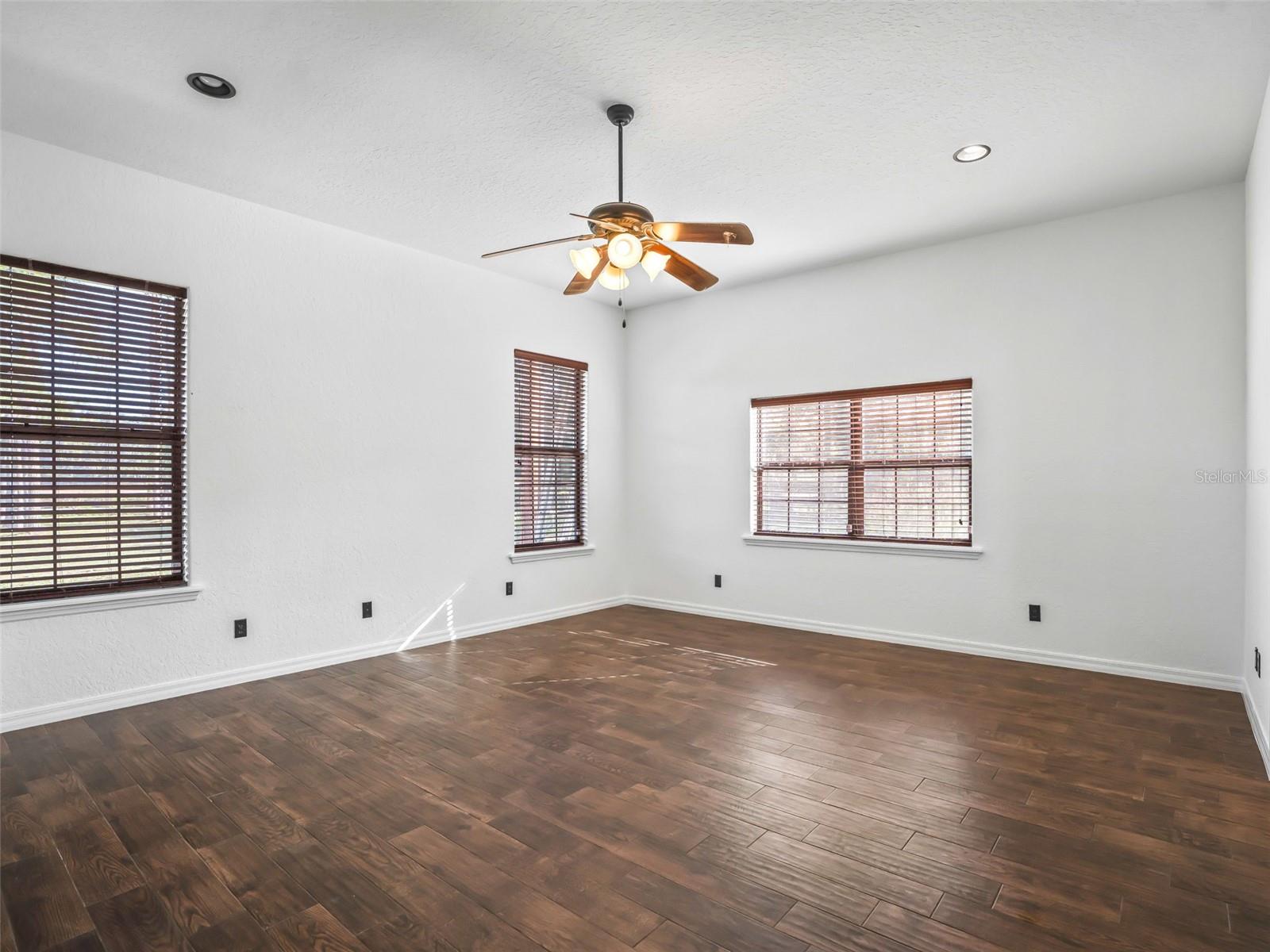 Image 25 of 56 For 15636 Highway 329