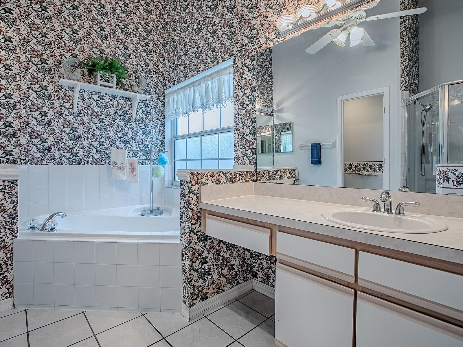 Image 32 of 62 For 25749 Whisper Oaks Road