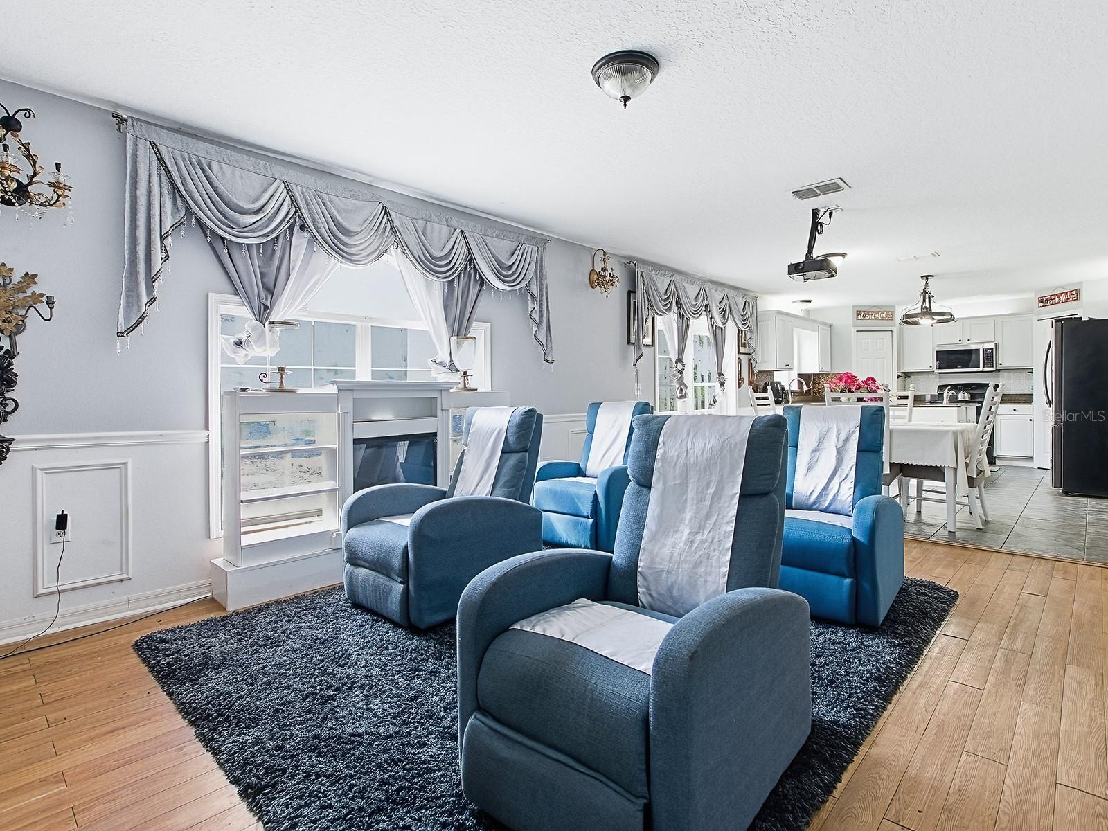 Image 16 of 67 For 7642 Park Hill Avenue