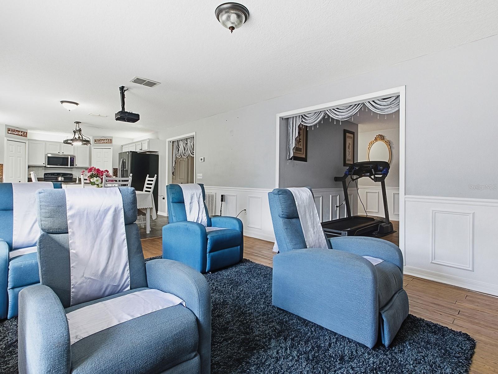 Image 17 of 67 For 7642 Park Hill Avenue