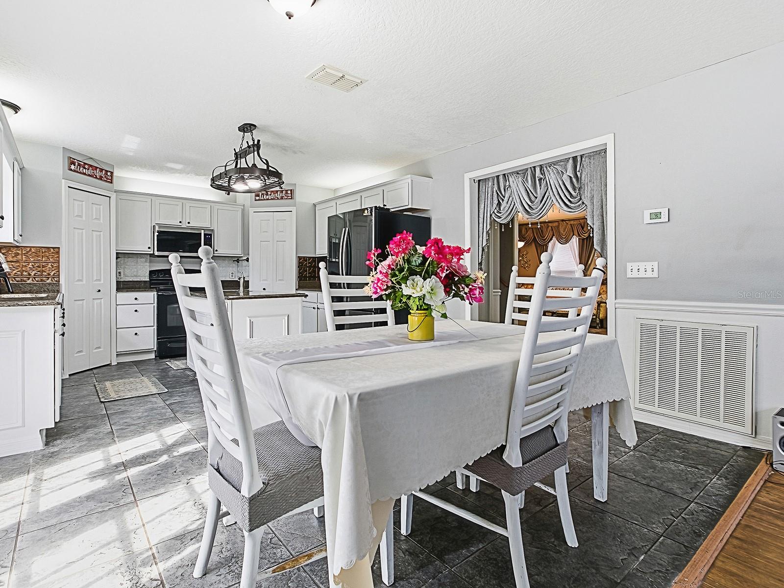 Image 20 of 67 For 7642 Park Hill Avenue