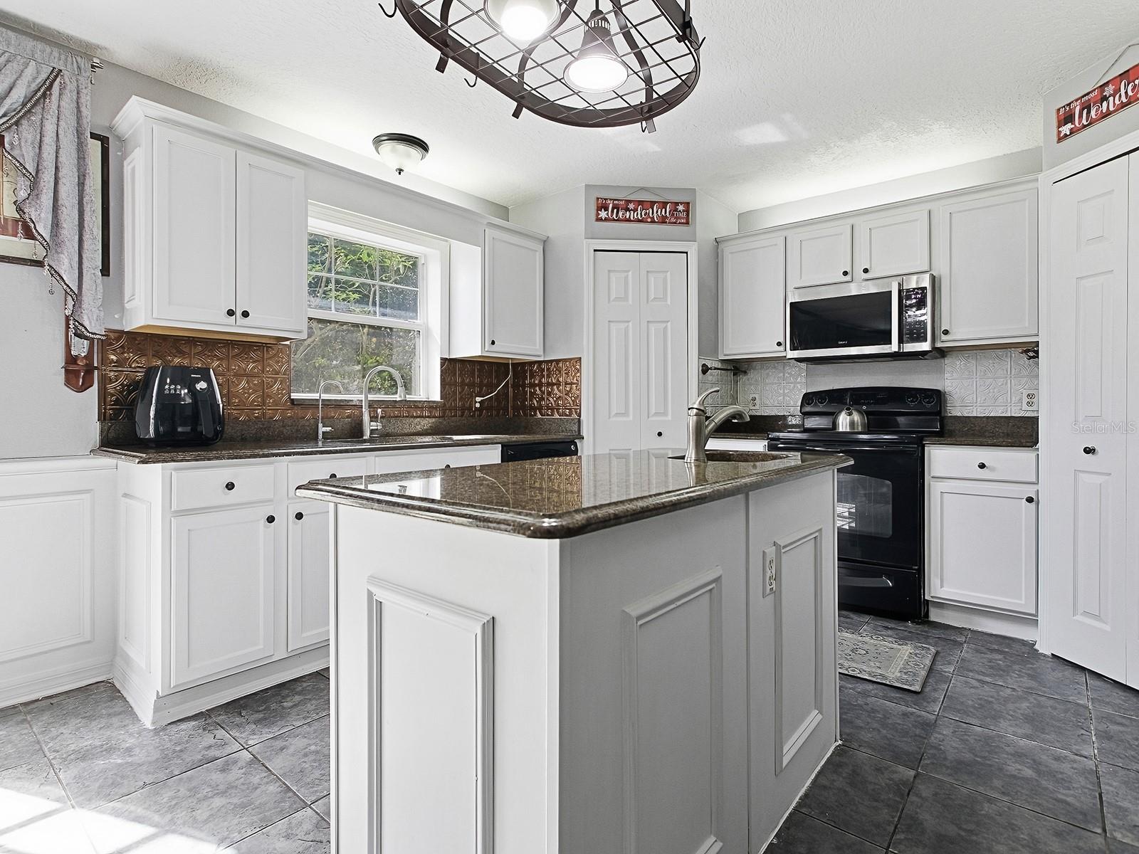 Image 22 of 67 For 7642 Park Hill Avenue