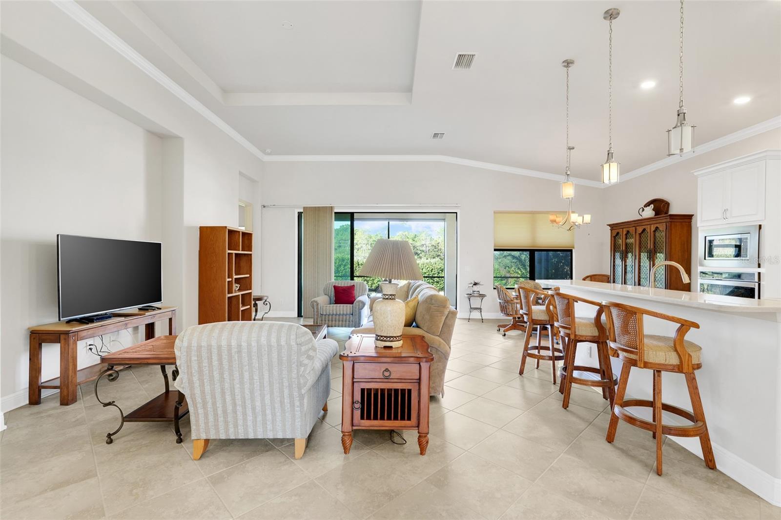 Listing photo id 9 for 1960 Ember Path