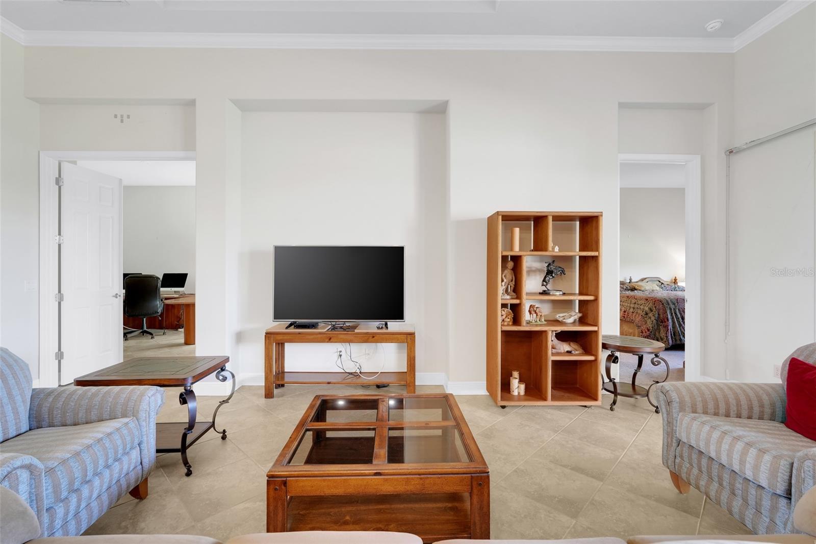 Listing photo id 11 for 1960 Ember Path