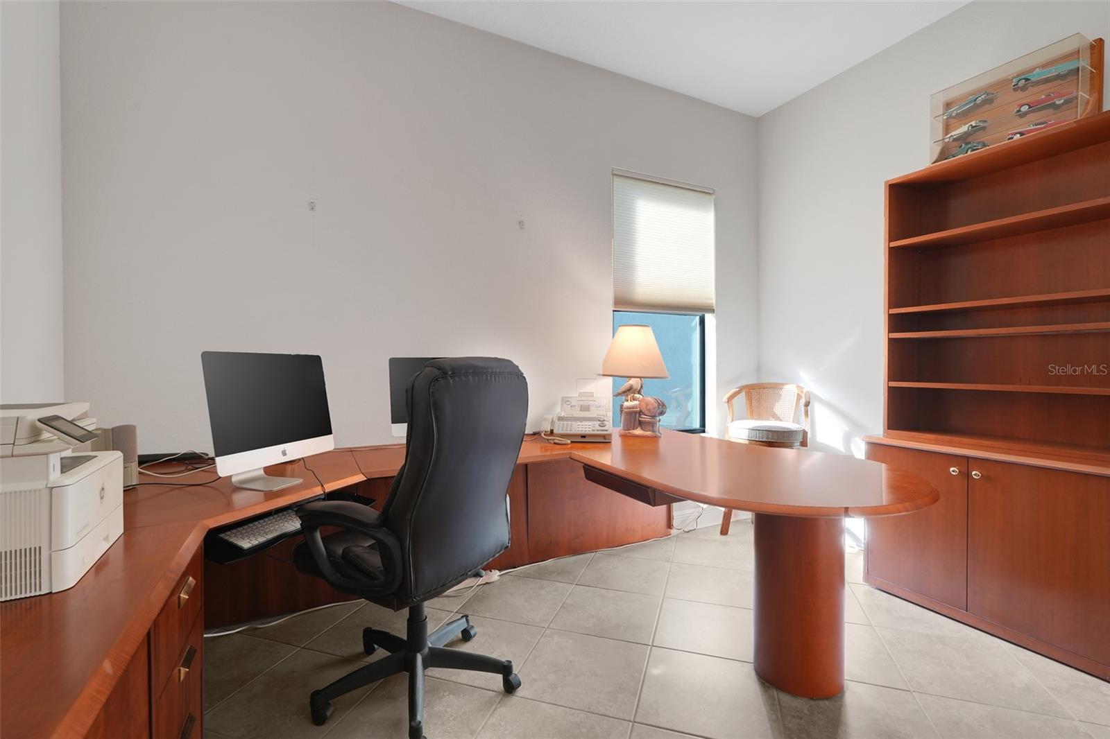 Listing photo id 25 for 1960 Ember Path