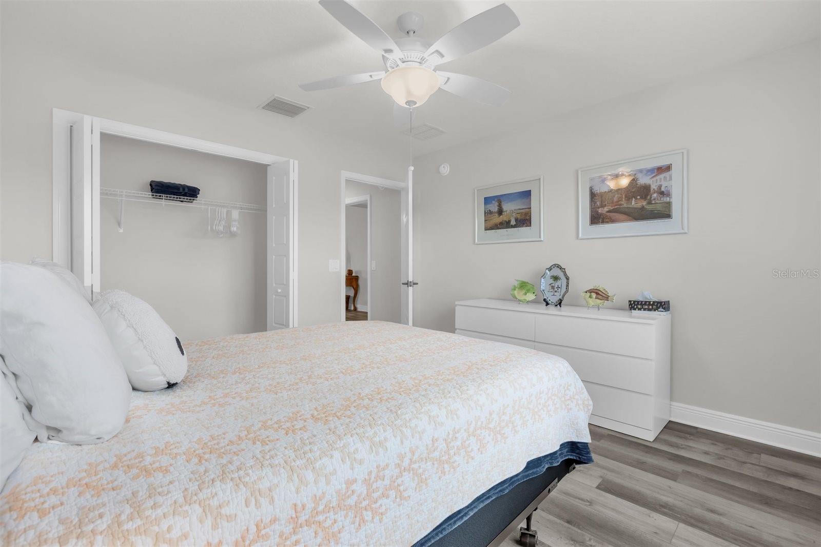 Image 17 of 52 For 6957 Minchew Circle