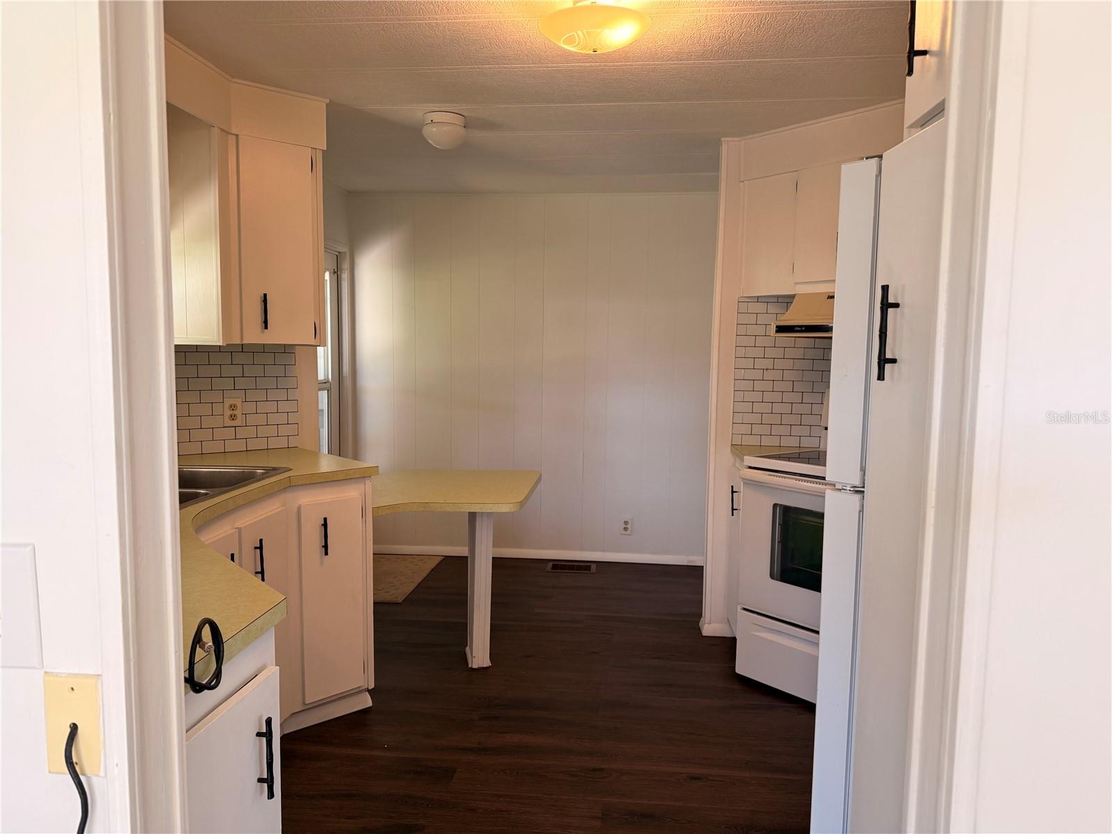 Image 10 of 19 For 27 Bobwhite Road