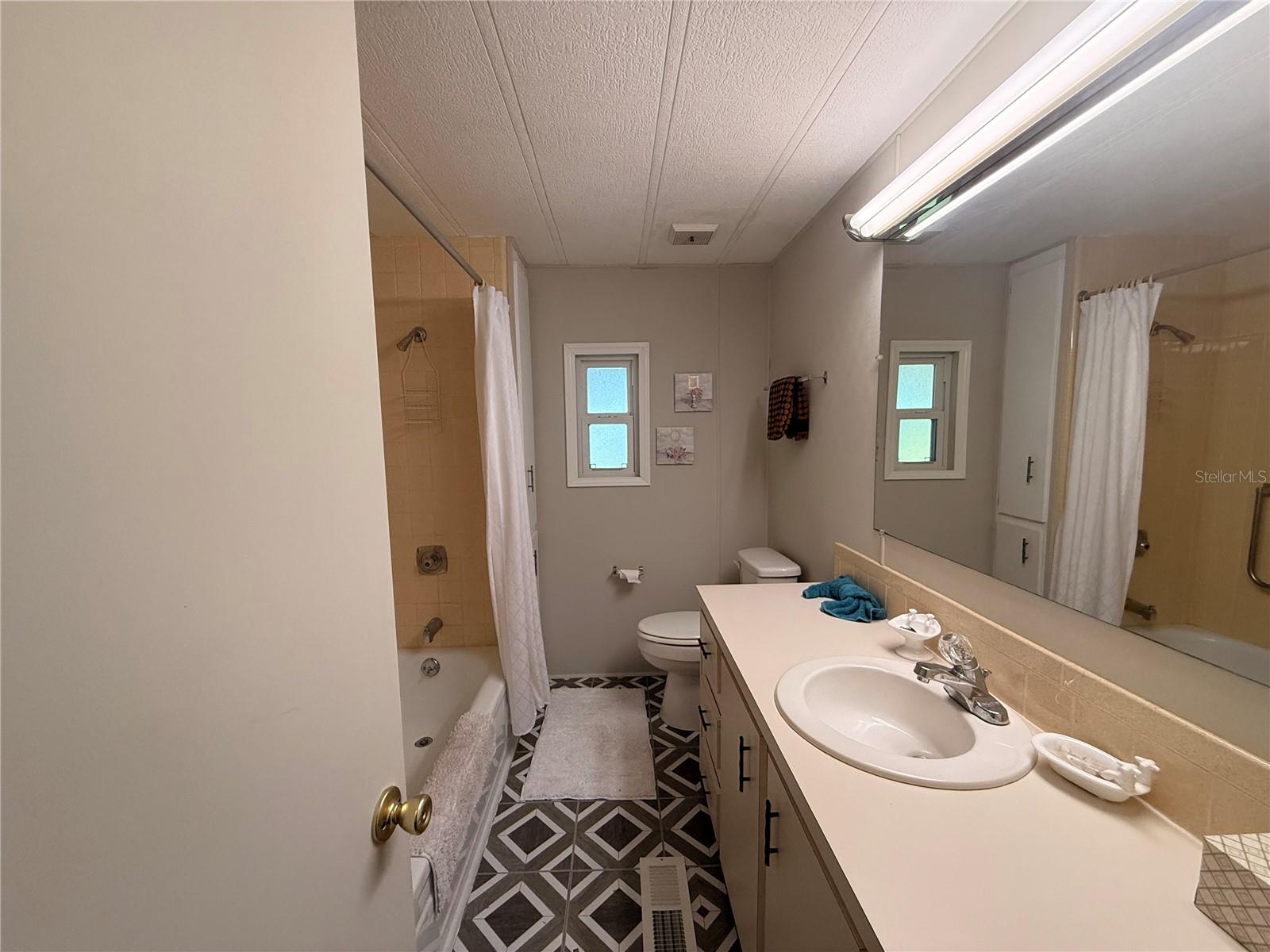 Image 18 of 19 For 27 Bobwhite Road