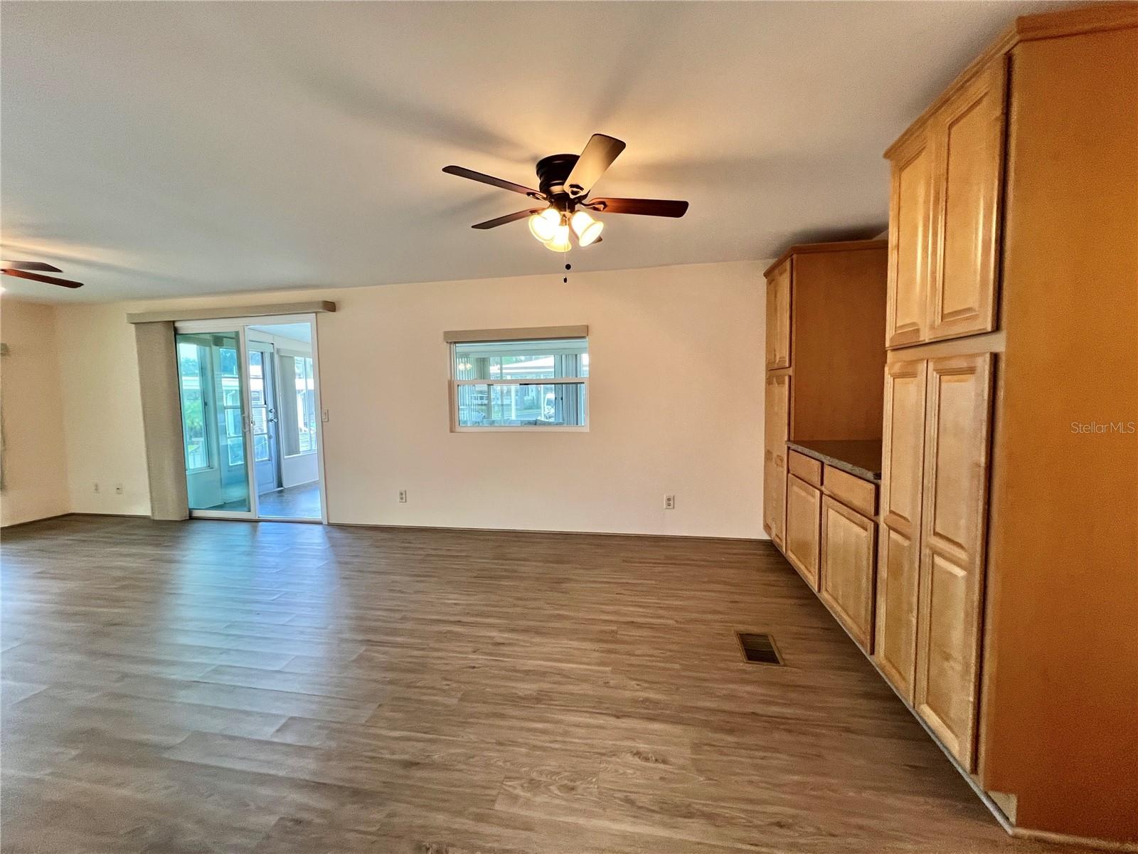 Image 28 of 92 For 176 Azalea Trail