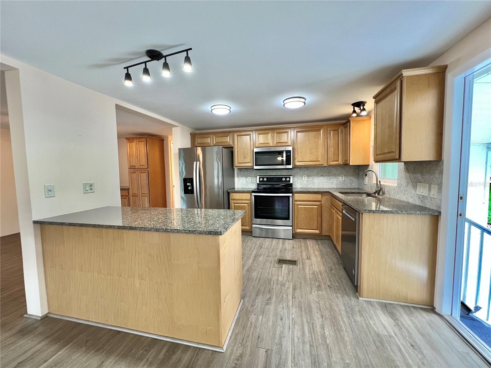 Image 3 of 92 For 176 Azalea Trail