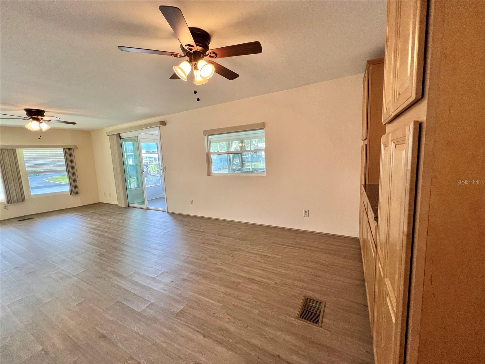 Image 35 of 92 For 176 Azalea Trail