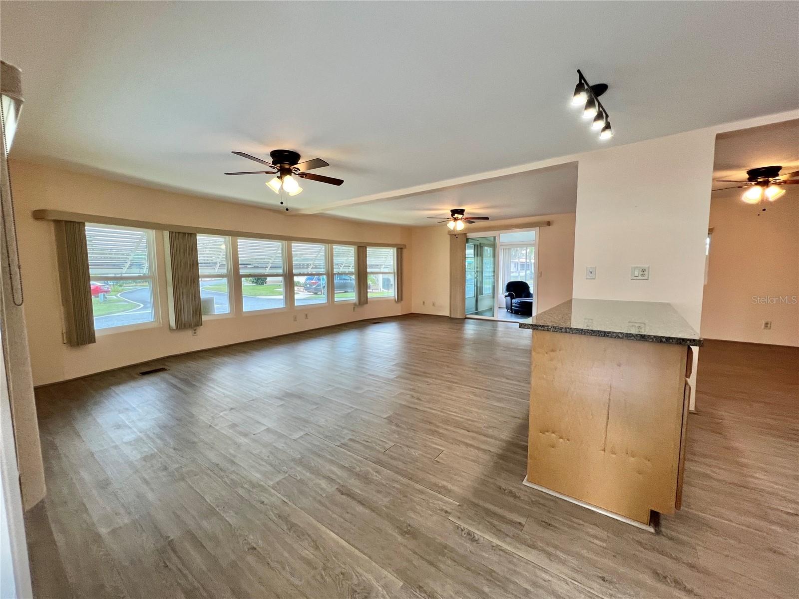 Image 7 of 92 For 176 Azalea Trail