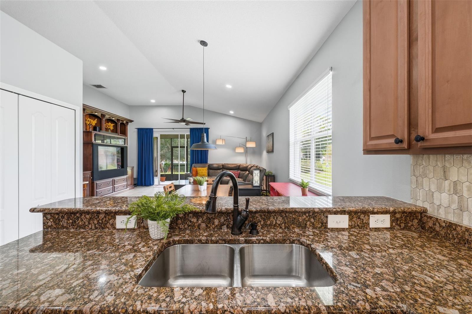 Image 11 of 54 For 4850 Royce Drive