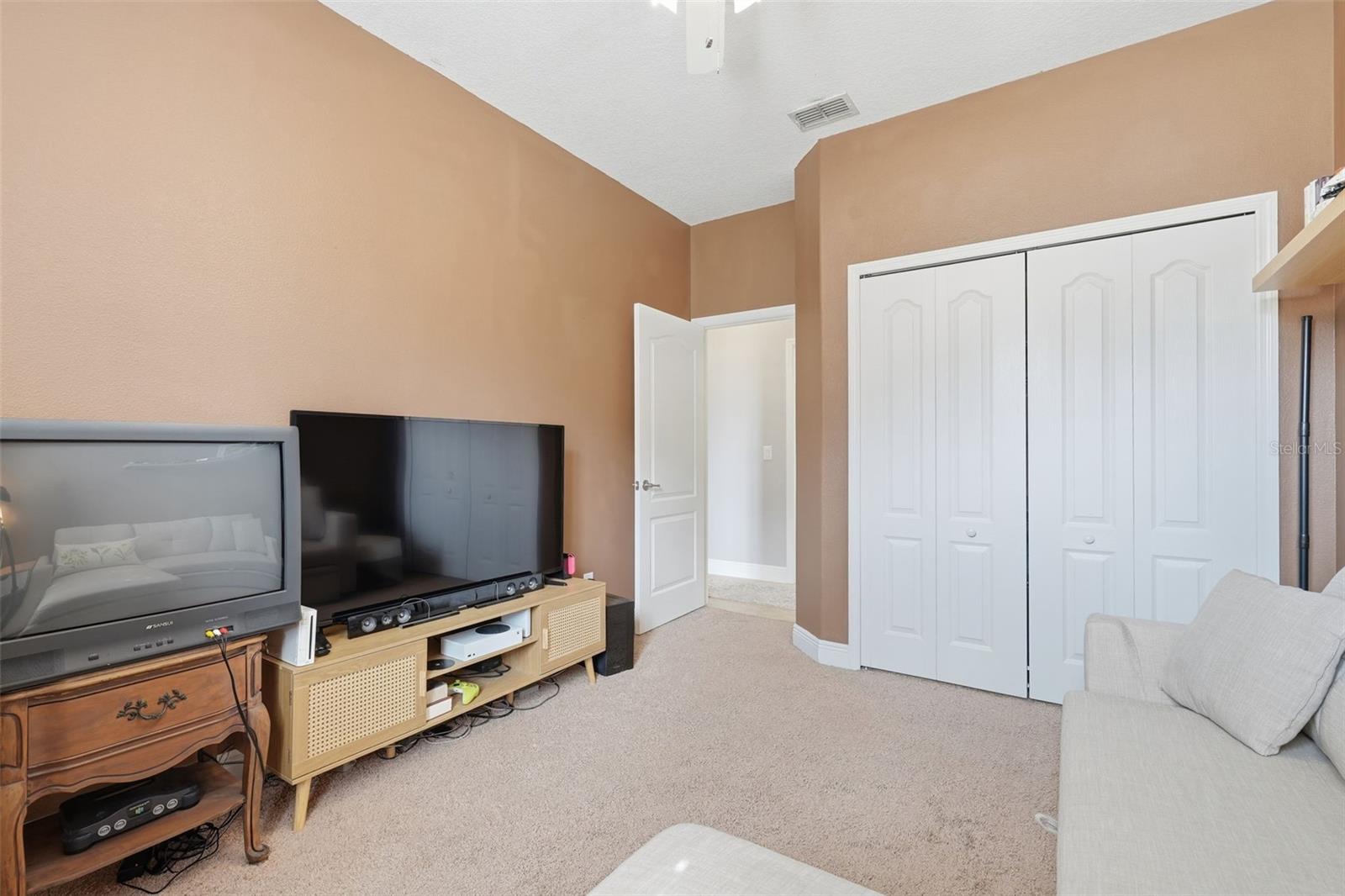 Image 35 of 54 For 4850 Royce Drive