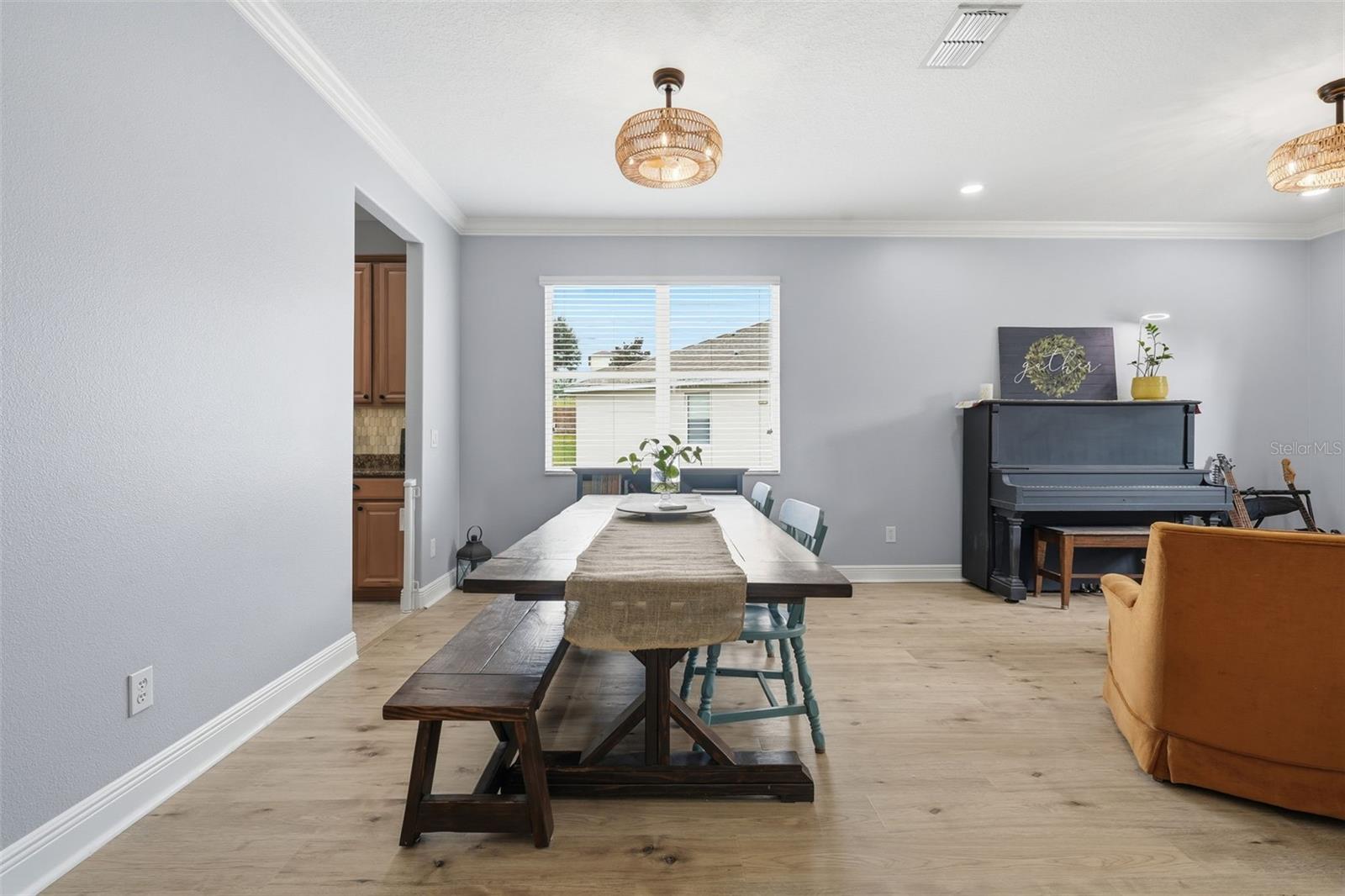 Image 6 of 54 For 4850 Royce Drive