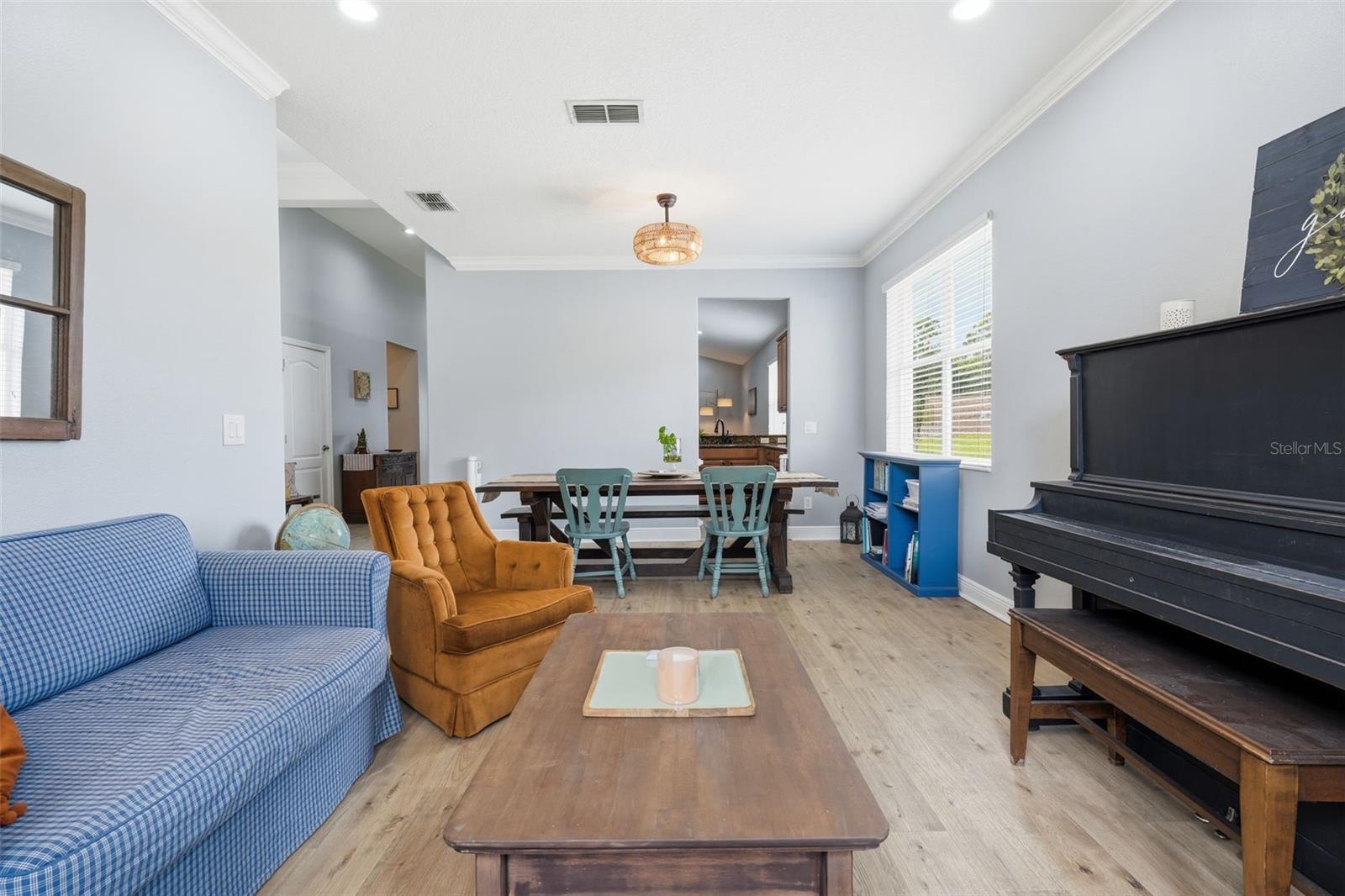 Image 8 of 54 For 4850 Royce Drive