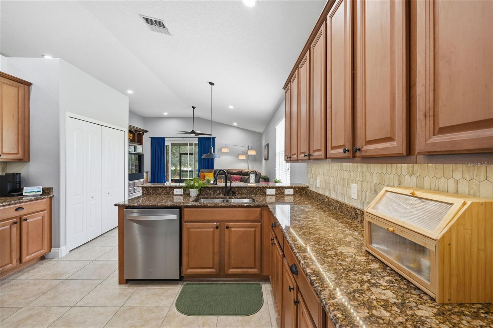 Image 9 of 54 For 4850 Royce Drive