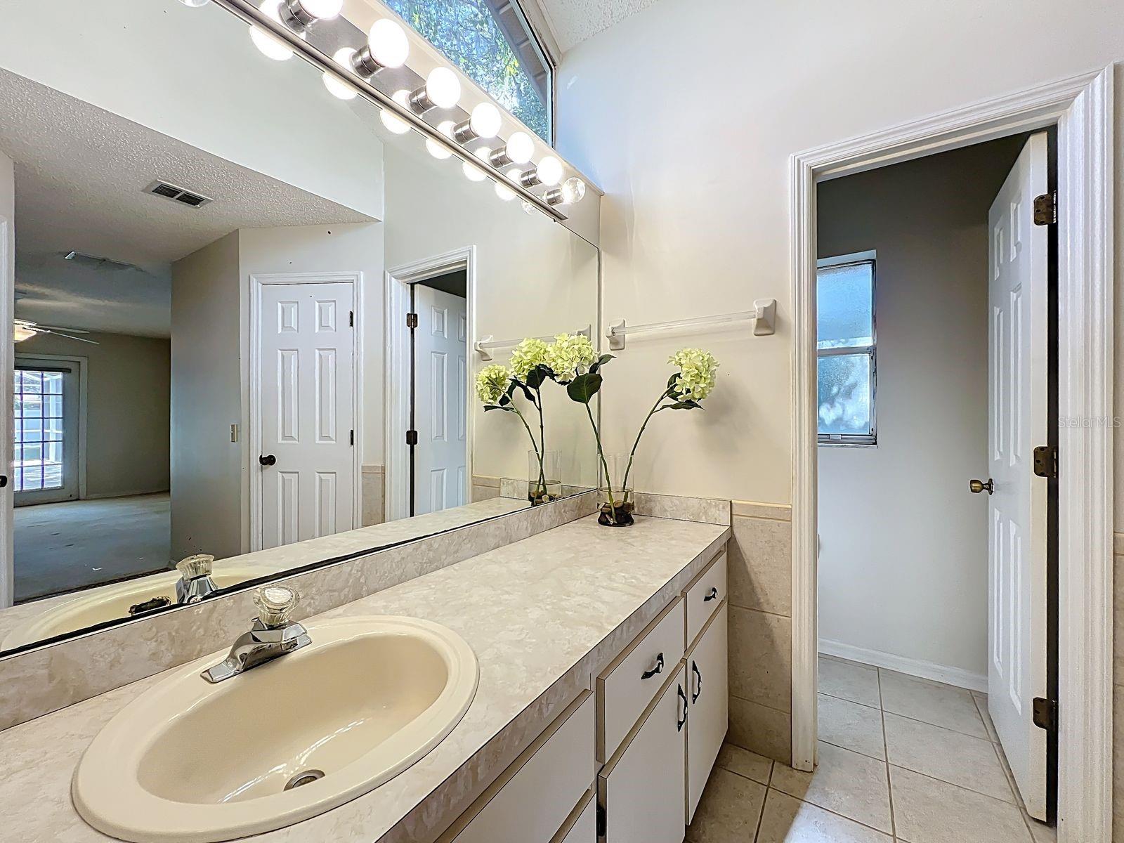 Image 13 of 29 For 10040 Silver Bluff Drive