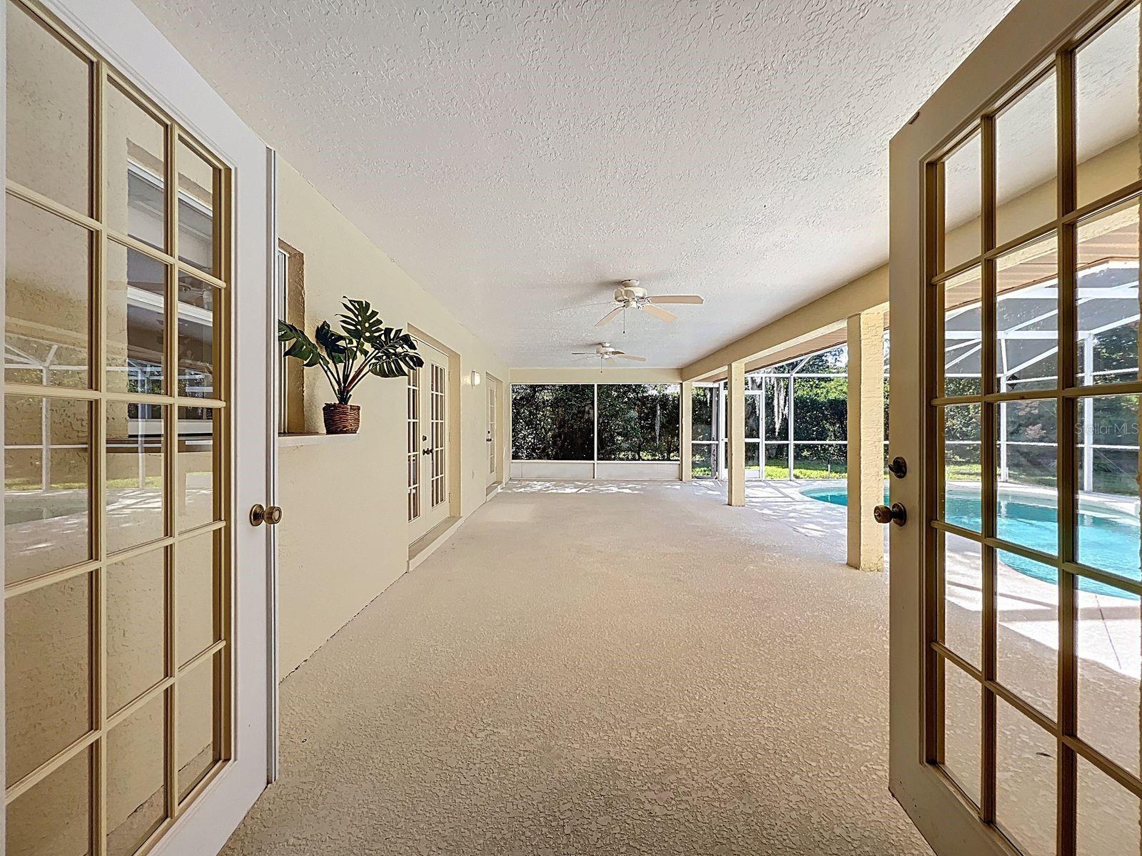 Image 21 of 29 For 10040 Silver Bluff Drive