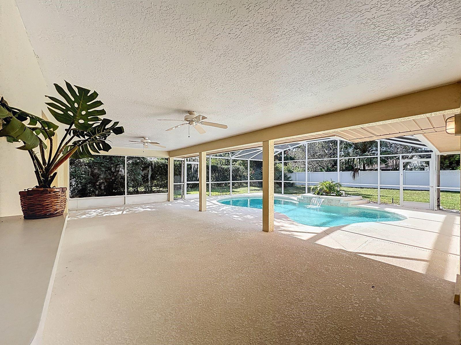 Image 22 of 29 For 10040 Silver Bluff Drive