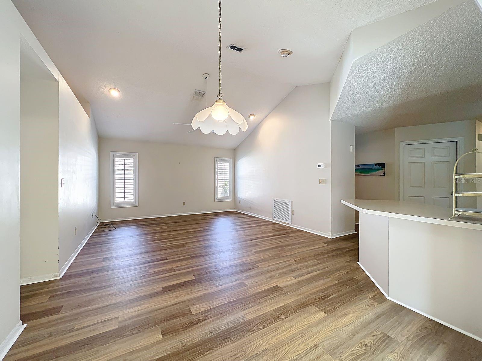 Image 8 of 29 For 10040 Silver Bluff Drive