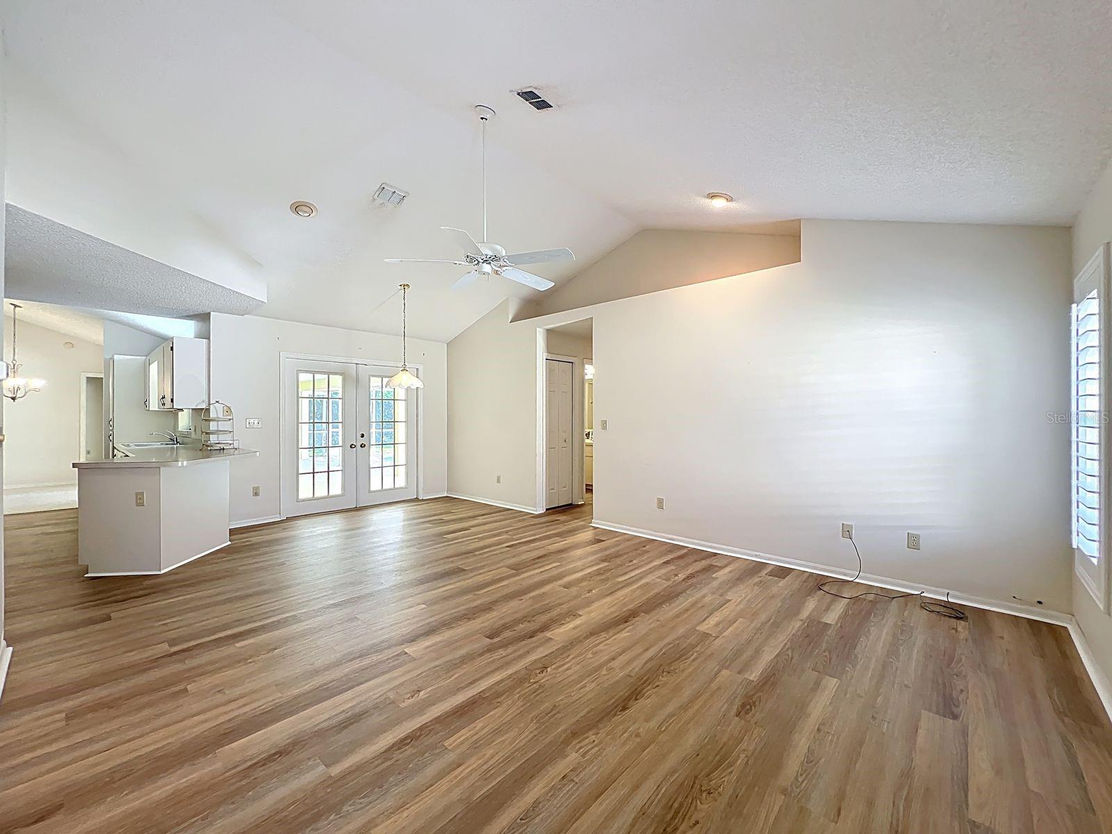 Image 9 of 29 For 10040 Silver Bluff Drive