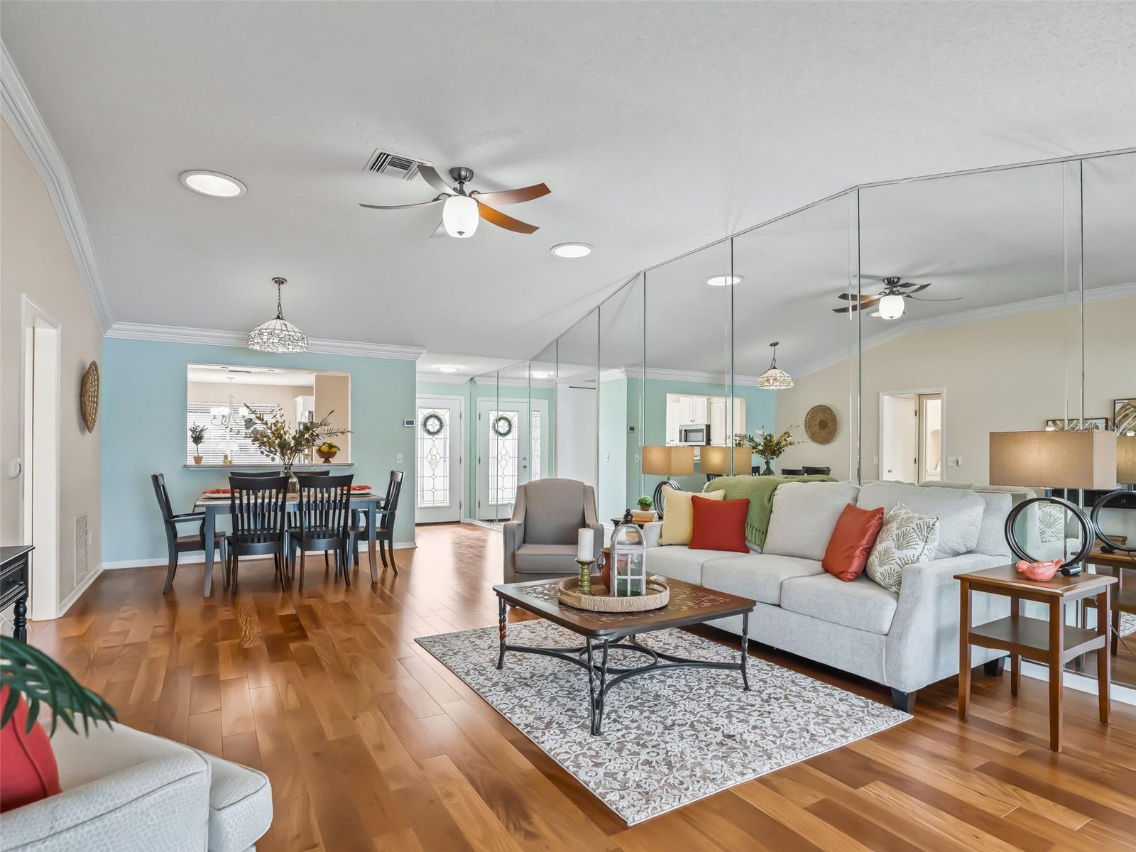 Image 20 of 51 For 1013 Del Rio Drive