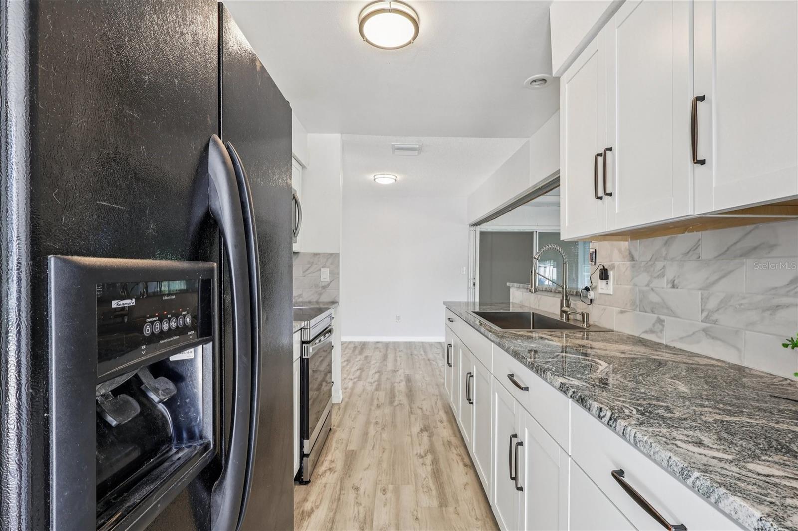 Image 18 of 35 For 892 Hampton Drive Ne