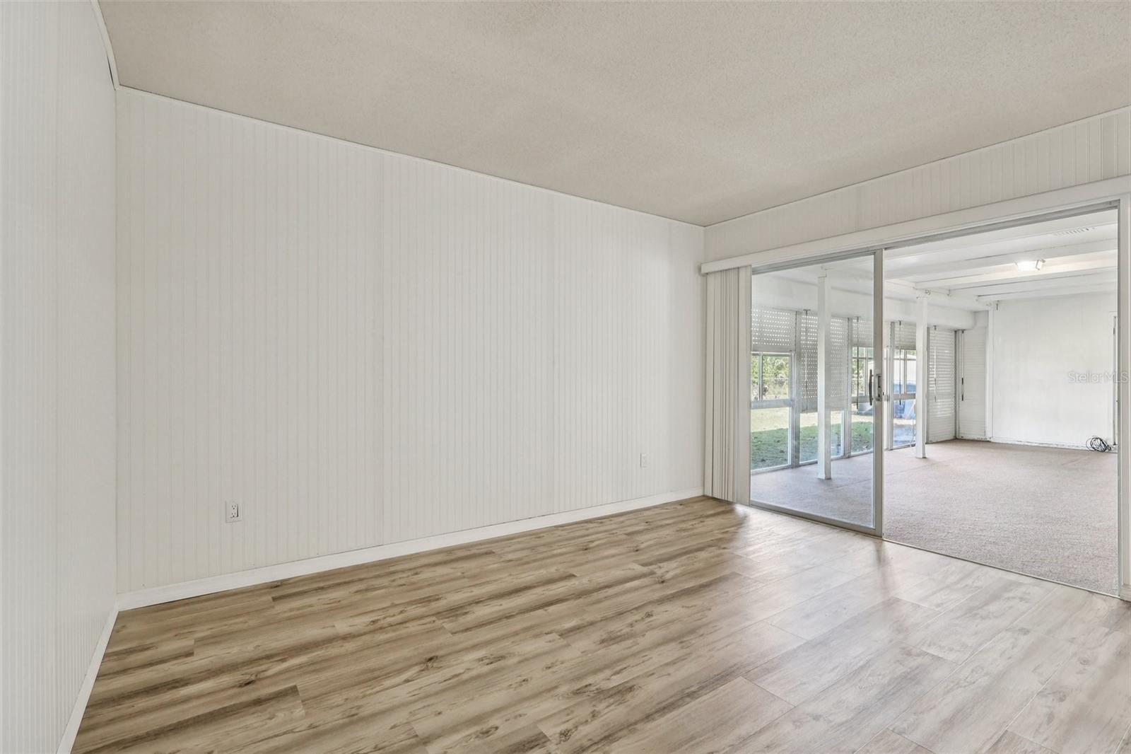 Image 26 of 35 For 892 Hampton Drive Ne