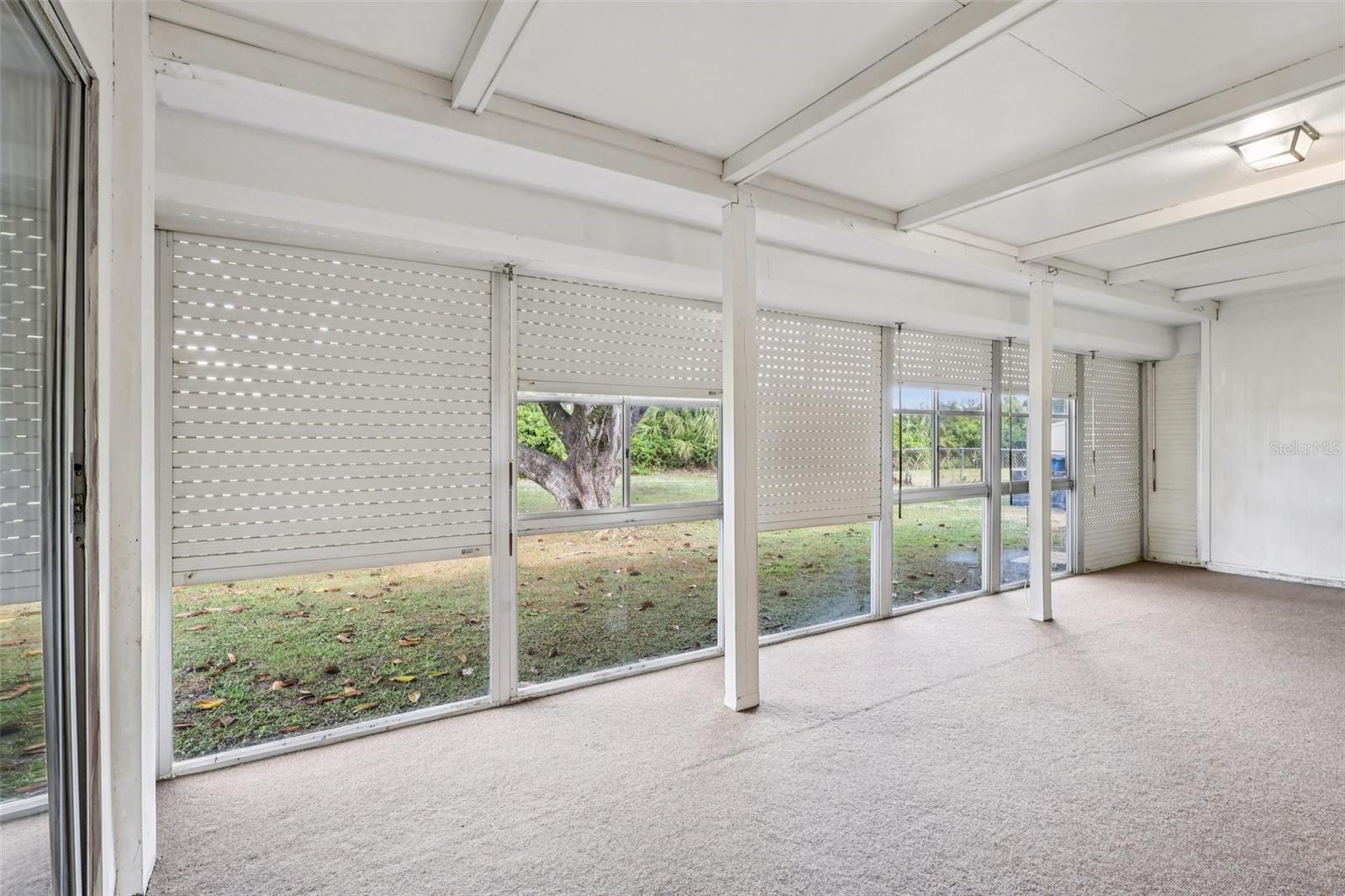 Image 29 of 35 For 892 Hampton Drive Ne